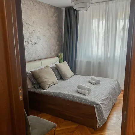 Urban - 2min Walk To Iulius Mall - 10min Walk To Center - Spacious And Comfortable شقة