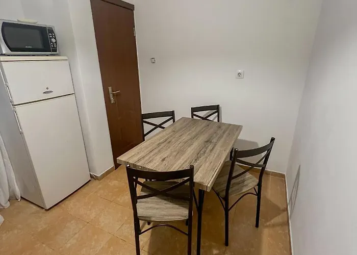 Apartment Urban - 2min Walk To Iulius Mall - 10min Walk To Center - Spacious And Comfortable *