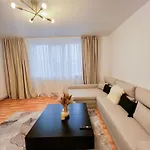 Urban - 2min Walk To Iulius Mall - 10min Walk To Center - Spacious And Comfortable
