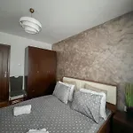 Urban - 2min Walk To Iulius Mall - 10min Walk To Center - Spacious And Comfortable Timişoara