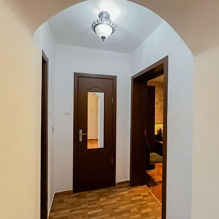 Urban - 2min Walk To Iulius Mall - 10min Walk To Center - Spacious And Comfortable Διαμέρισμα Τιμισοάρα