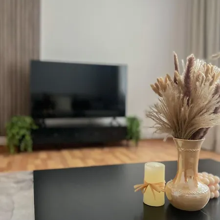 Urban - 2min Walk To Iulius Mall - 10min Walk To Center - Spacious And Comfortable