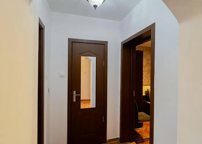 Urban - 2min Walk To Iulius Mall - 10min Walk To Center - Spacious And Comfortable Apartamento Timişoara